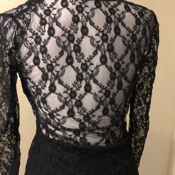 All over black lace knee length - Picture 5 of 8